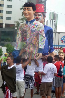 Carnaval 2009. Bonecas Gigantes no Camburao   P1010756.JPG