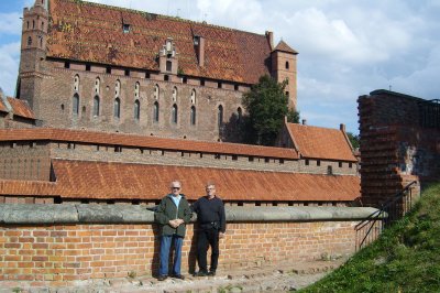Die Marienburg von allen Seiten: Leo und Siggi   DSCI0184.JPG