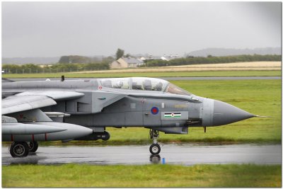 ZA613 taxiing in the rain 