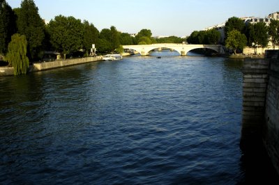Paris797NikonD100 copy.jpg