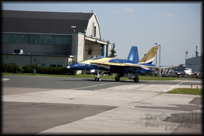 Canadian F-18 arrives