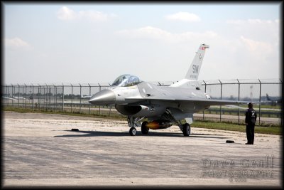 First F-16 parks