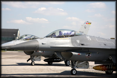 F-16s side by side