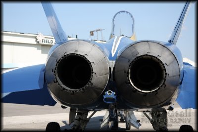 Double jet thrusters of the F-18