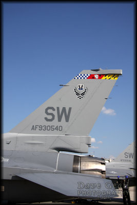 F-16 tail wing