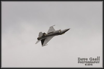 F16 - 04