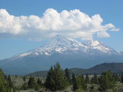 Mt. Shasta showing herself