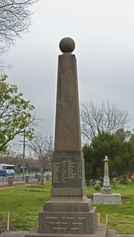 WAR MEMORIALS - HOLBROOK, NSW, AUSTRALIA