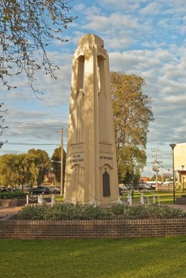 WAR MEMORIAL- GRIFFITH NSW