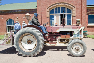 TRACTOR No 40