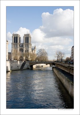 Paris-Notre Dame-Seine-Left Bank.jpg