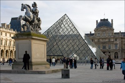 Paris-Louvre-winter.jpg