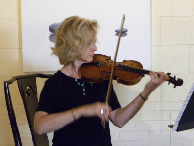 Eve, the violinist