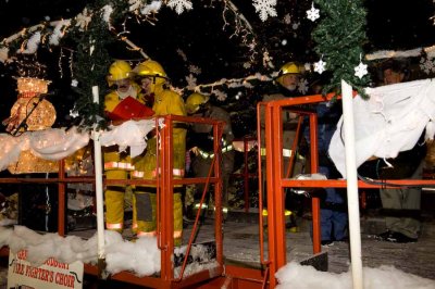 Tree_Lighting-3075.jpg