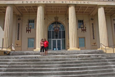 Marilyn and Emerald on steps at Capitol