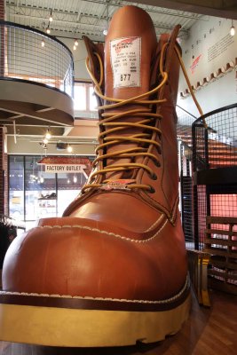 Worlds largest boot, Redwing, MN.jpg
