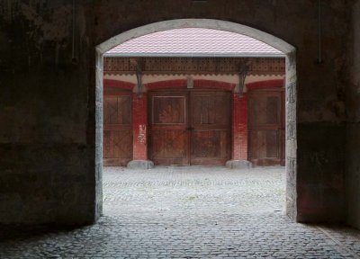 Porte ouverte sur portes closes, Alsace