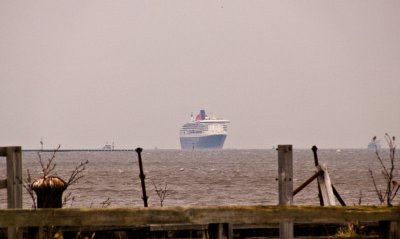 Queen Mary 2. -First glimpse
