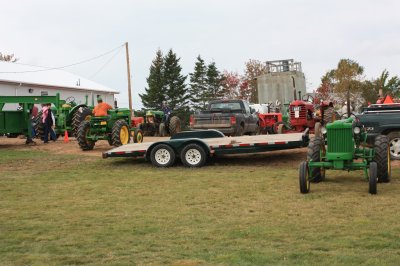 antique_tractor_pull