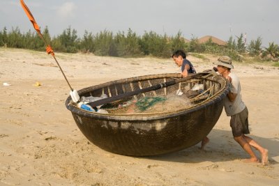  Fishermen with a reed boat
