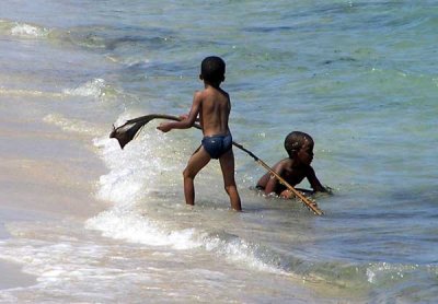 Kids playing on Cocleshell Beach