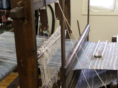 Loom in operation