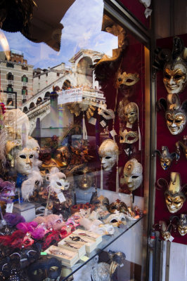 venicerialtowindow1sk.jpg