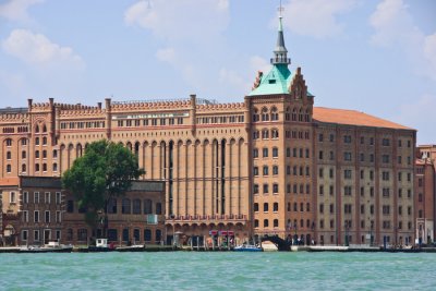 venicehiltonsk.jpg