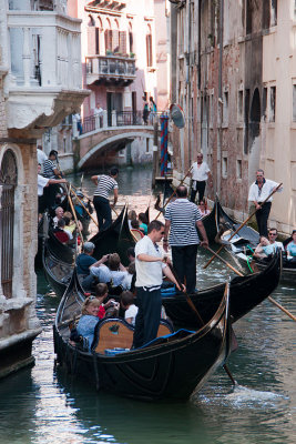 busyvenice.jpg