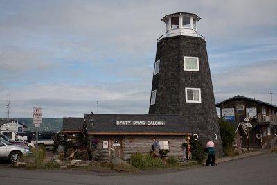 Salty Dawg Saloon - a cool bar on the Homer Split