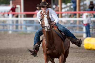 Ladies barrel racing