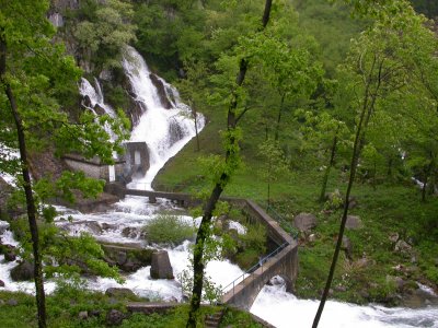 Hubelj waterfall - Spring