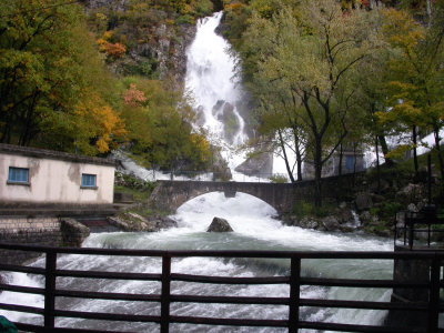 Hubelj waterfall - Autumn