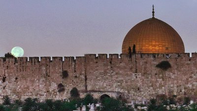 Dome Moonset