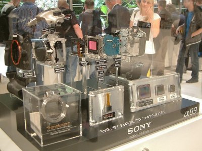 Sony Alfa 99 - in pieces.JPG