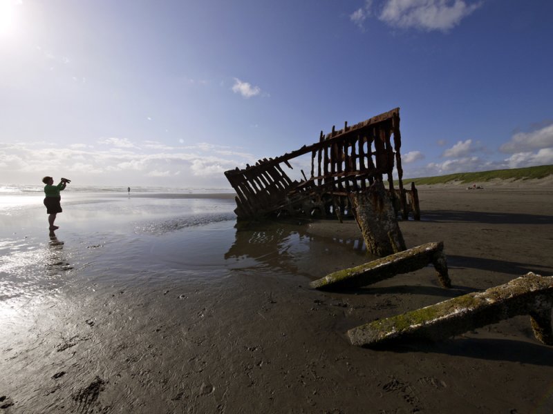The wreck of the Peter Iredale (2), Fort Stevens State Park, Oregon, 2009