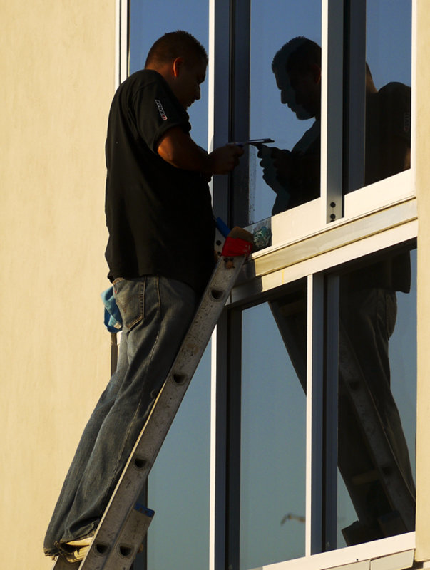 Window cleaner, Mission Beach, San Diego, California, 2010