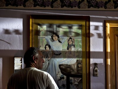 Motel owner, Grants Pass, Oregon, 2009