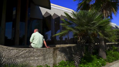 Waiting, Mission Beach, San Diego, California, 2010  