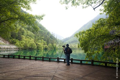 Jun is reminiscing at Five Flowers Lake