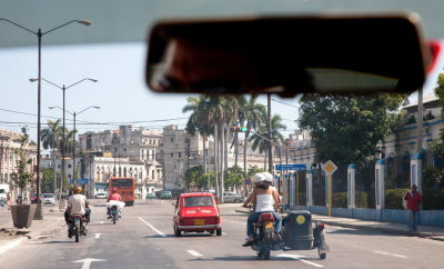 Transporte en moto con sidecar (La Habana)