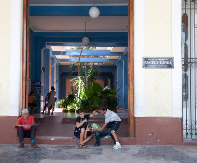 Escuela Primaria en la Plaza Vieja