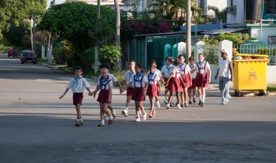 Camino de la Escuela. Barrio de Miramar.  La Habana