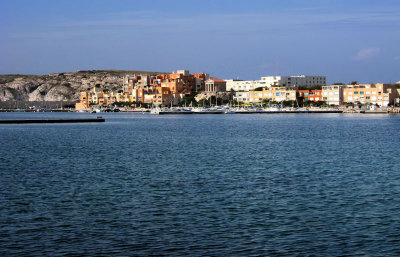 Approaching Pomgue island