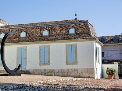 The manor courtyard