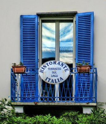 The window which didn't keep its nationality secret...