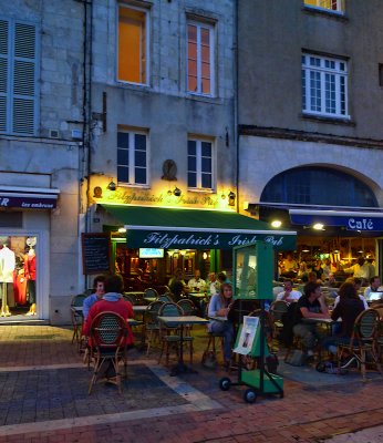 Why in the world one should go to an Irish Pub in La Rochelle?
