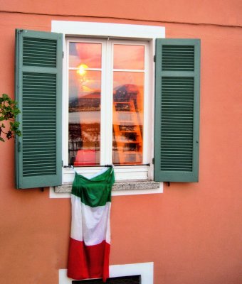 The patriotic Italian window...