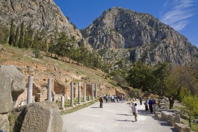 the temple of apollo at delphi