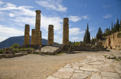 the temple of apollo at delphi